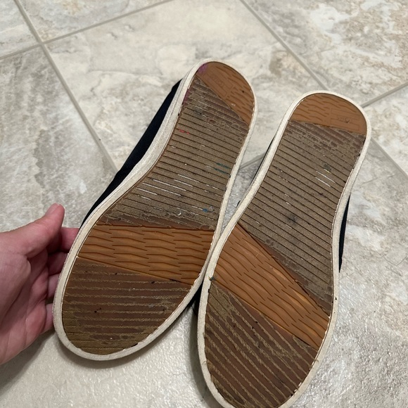 Toms slip ons - Picture 3 of 5